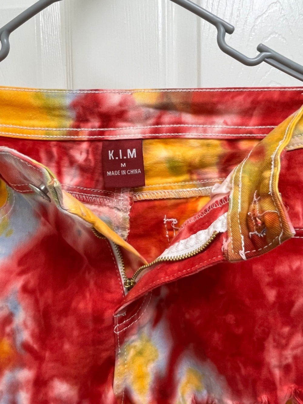 Juniors Red & Yellow Shredded K.I.M Shorts M - Picture 5 of 10